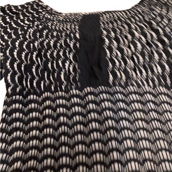 BCBG Maxazria black and white peasant blouse - Picture 9 of 10